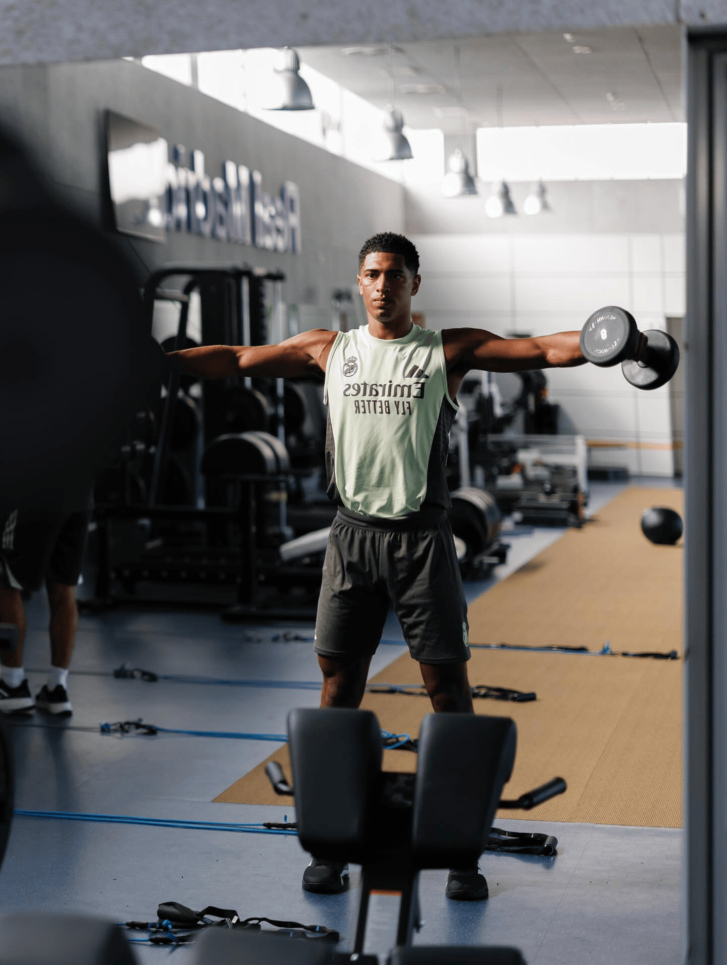 站在一起, 重返球场和, src